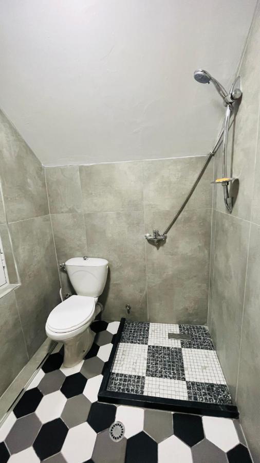 Hotel Drinos Tirana Esterno foto