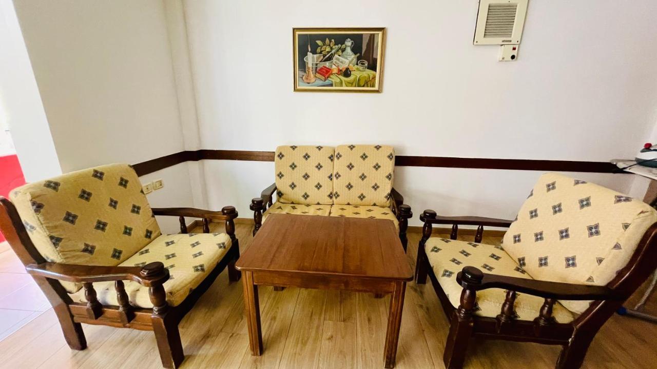Hotel Drinos Tirana Esterno foto