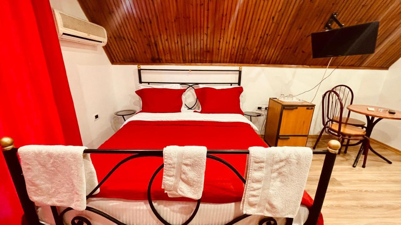 Hotel Drinos Tirana Esterno foto
