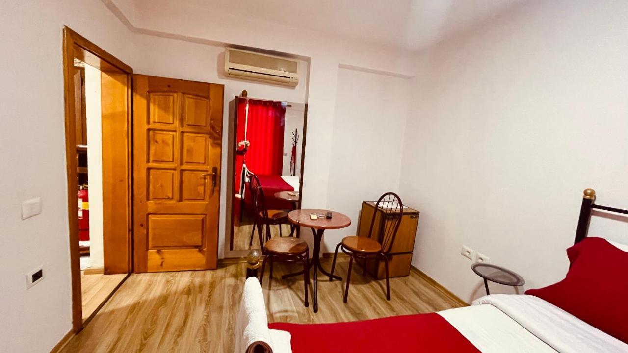 Hotel Drinos Tirana Esterno foto