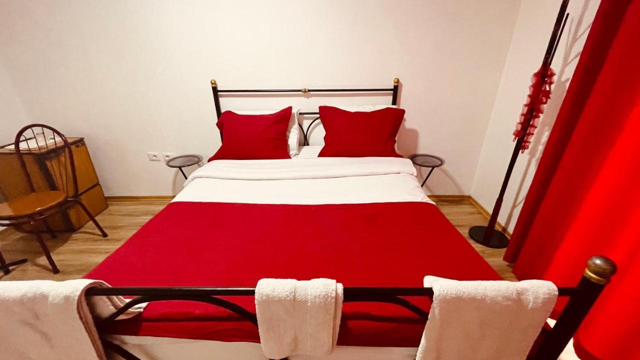 Hotel Drinos Tirana Esterno foto